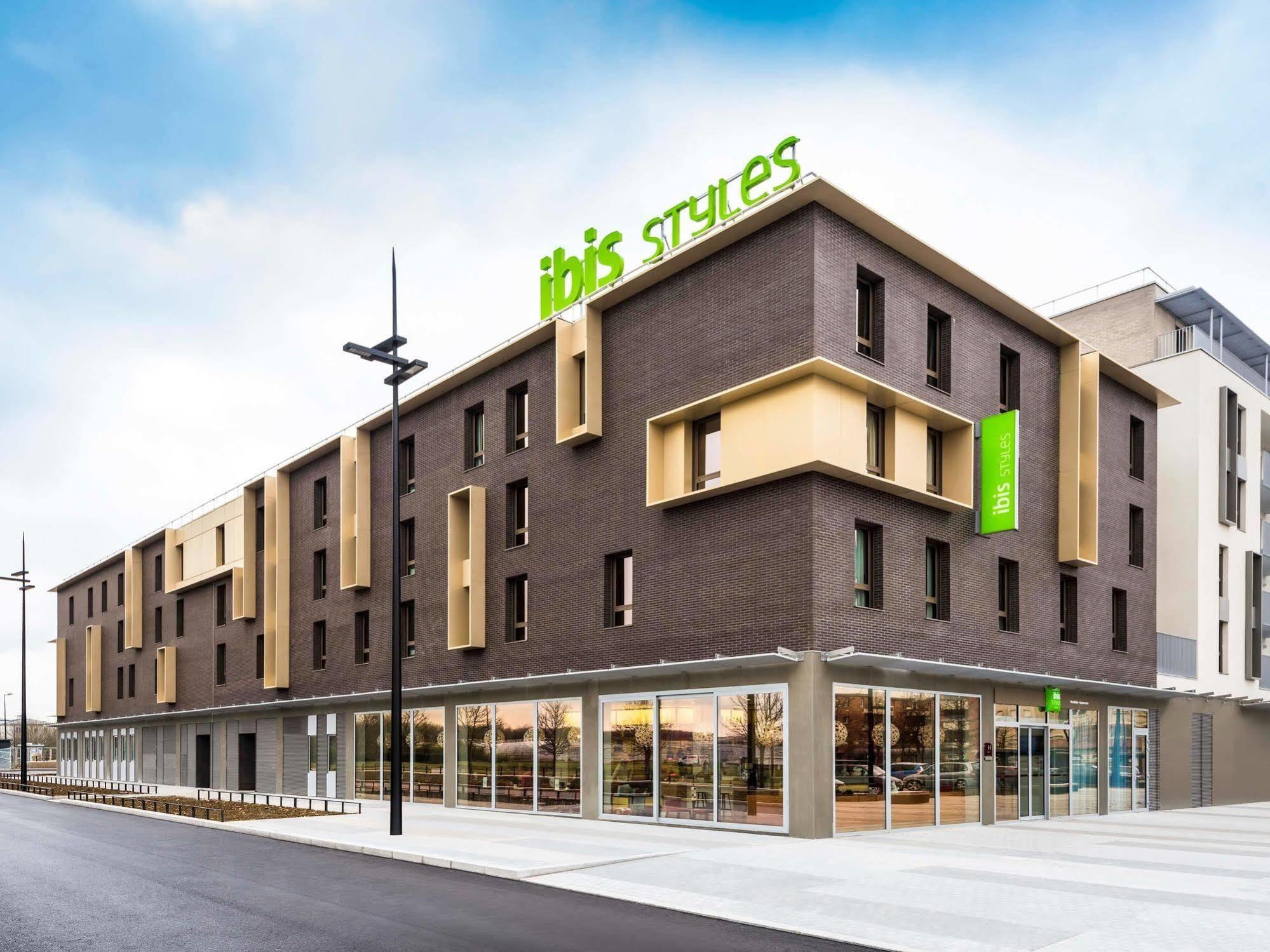 Ibis Styles Guyancourt Versailles Luaran gambar