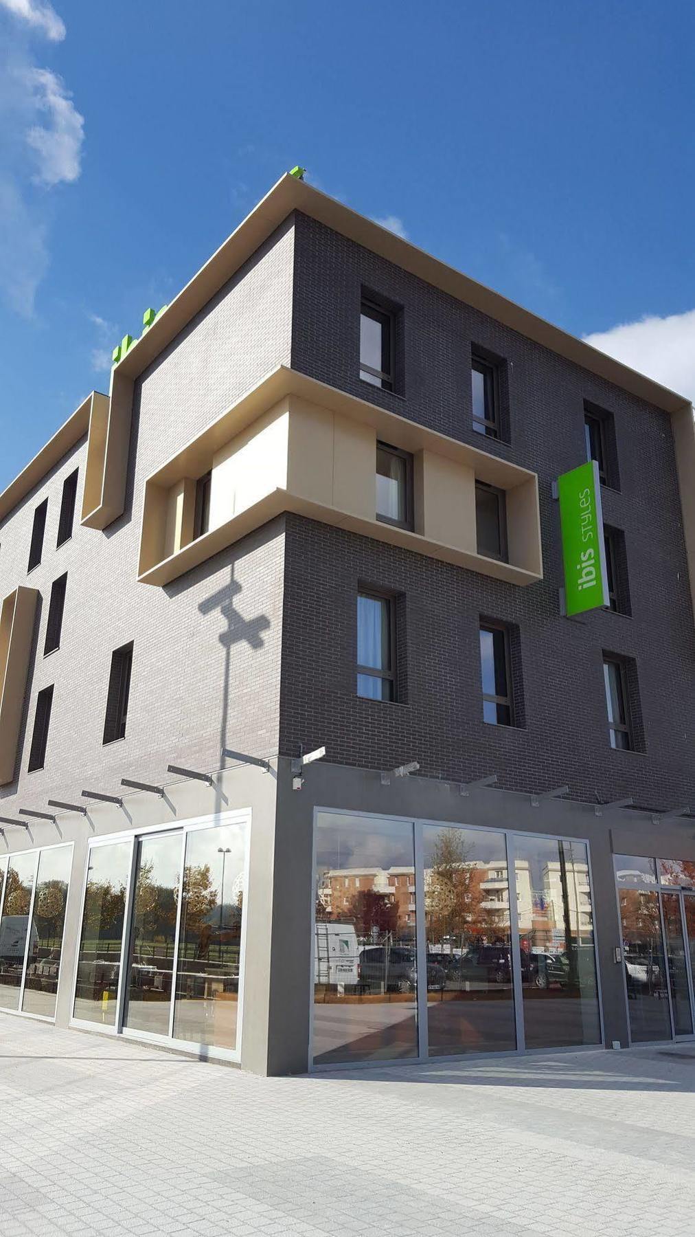 Ibis Styles Guyancourt Versailles Luaran gambar