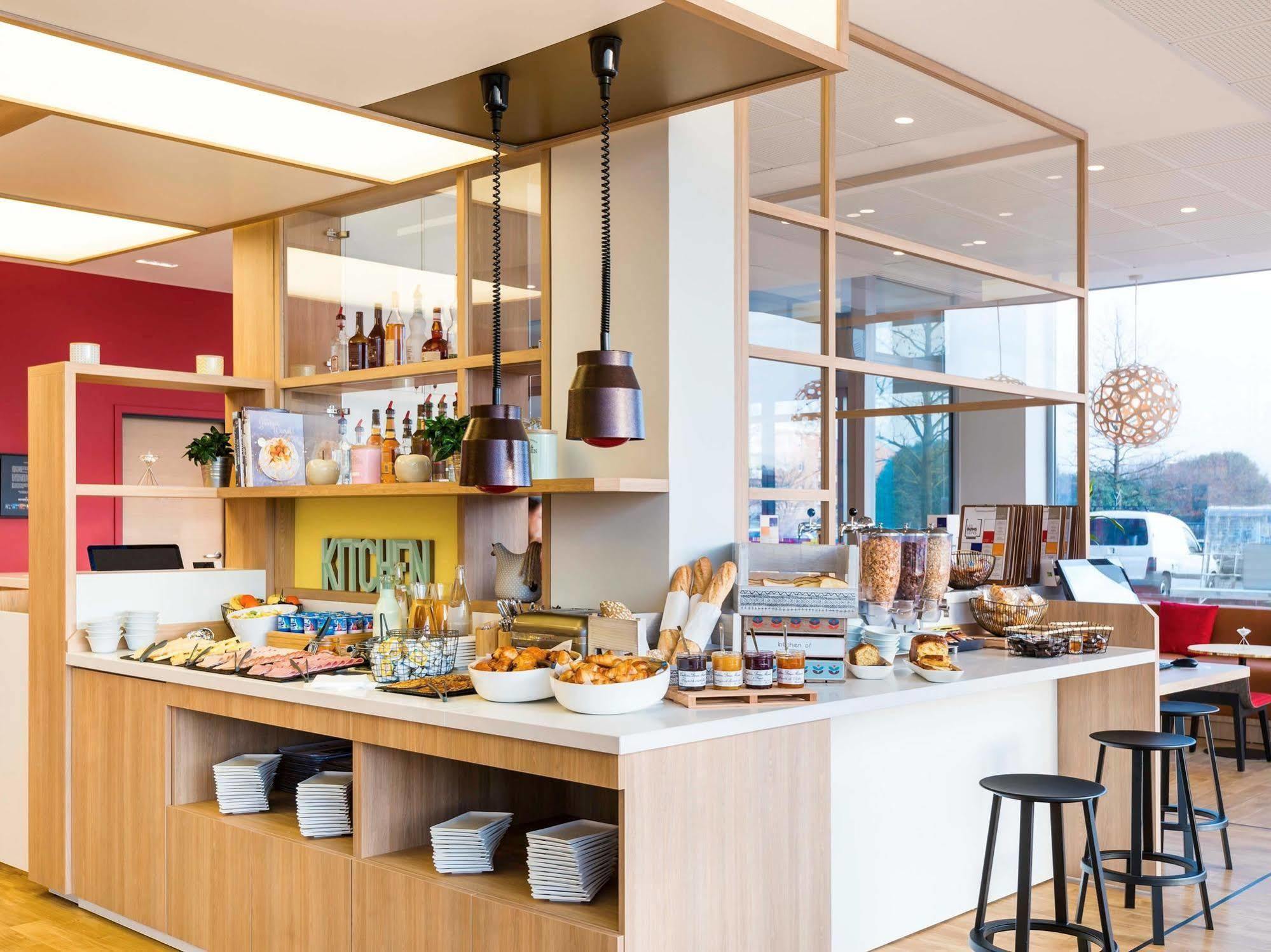 Ibis Styles Guyancourt Versailles Luaran gambar