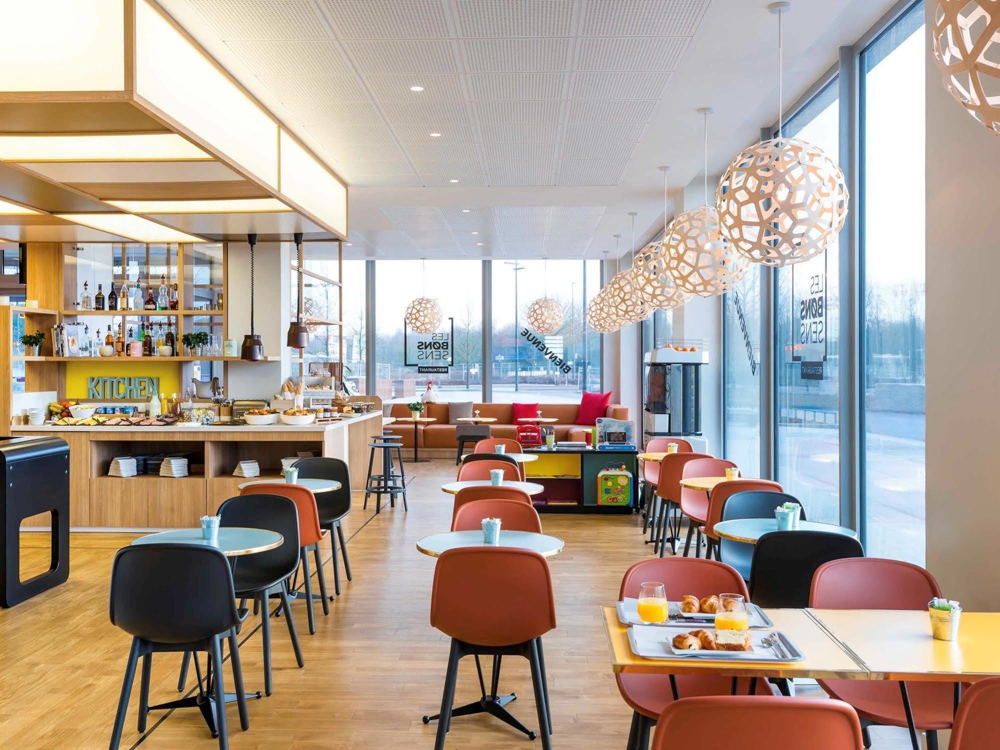 Ibis Styles Guyancourt Versailles Luaran gambar