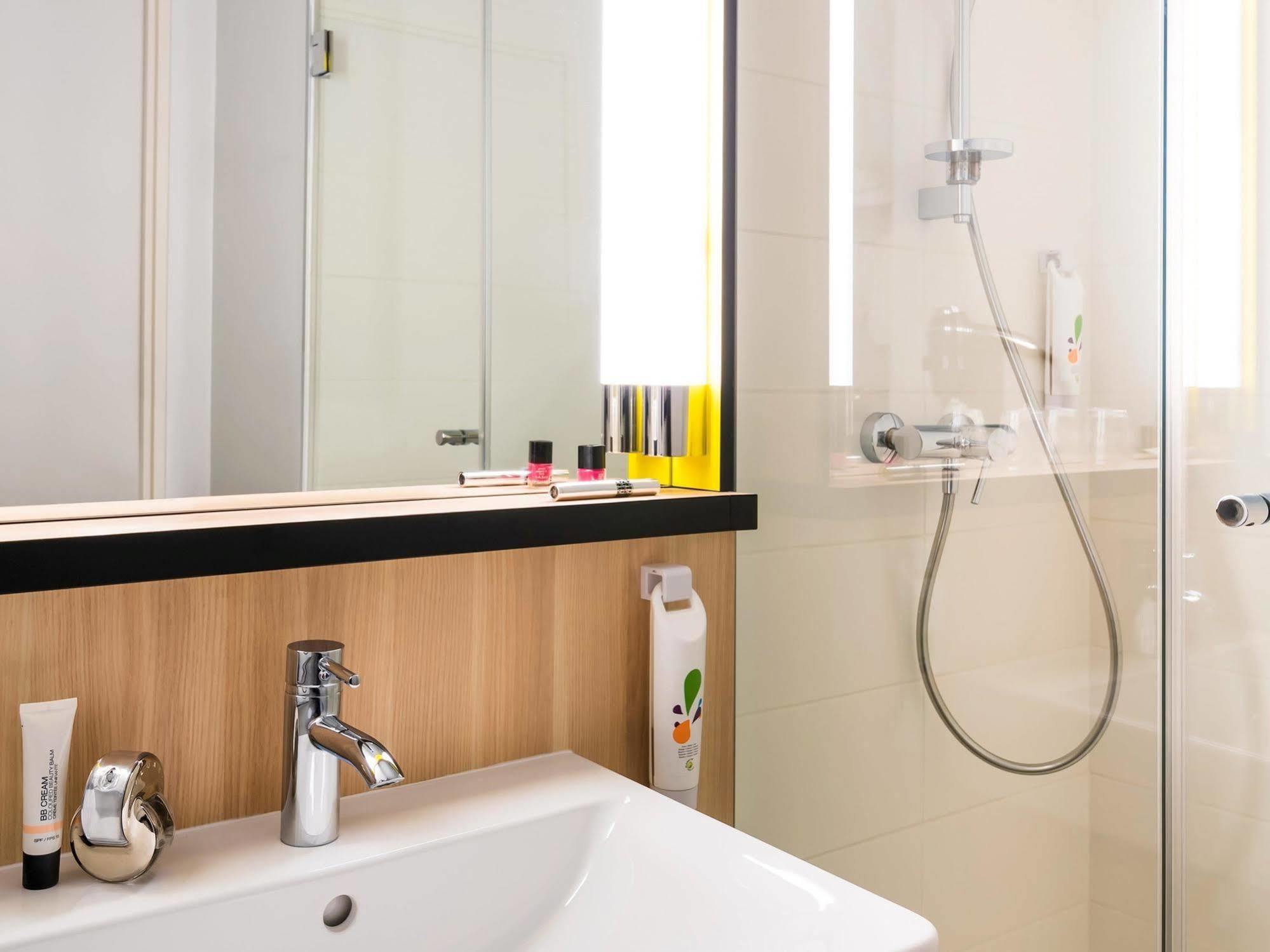 Ibis Styles Guyancourt Versailles Luaran gambar