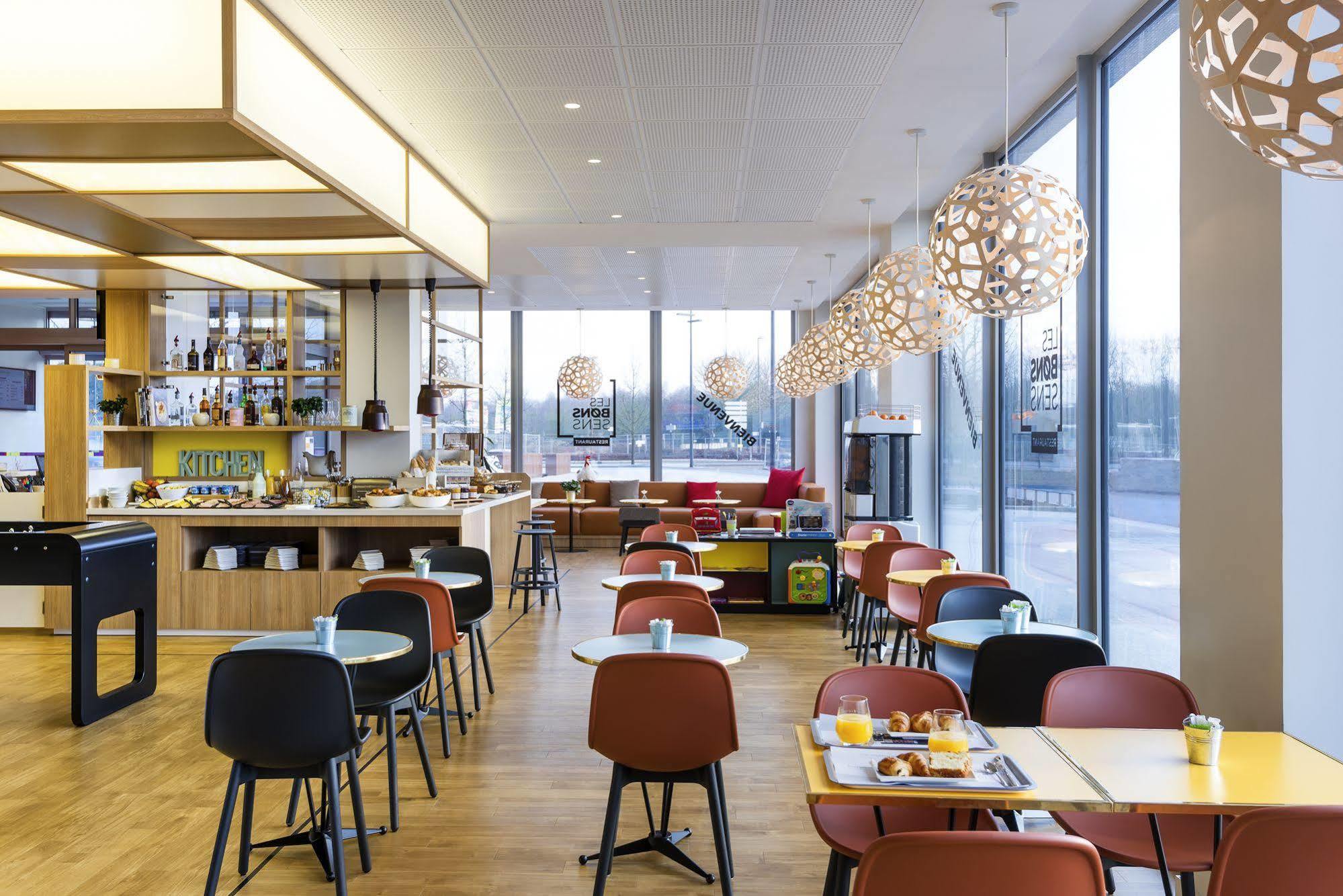 Ibis Styles Guyancourt Versailles Luaran gambar