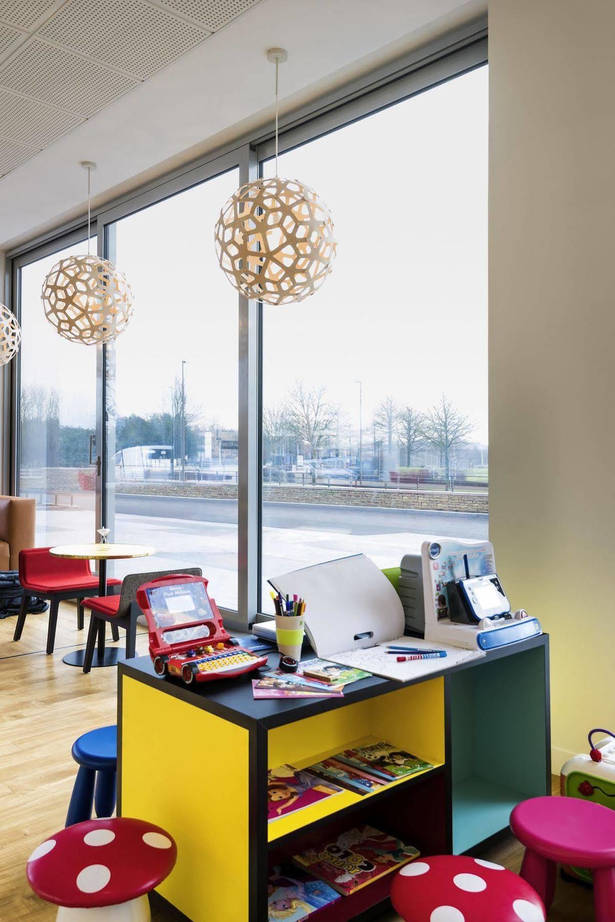 Ibis Styles Guyancourt Versailles Luaran gambar